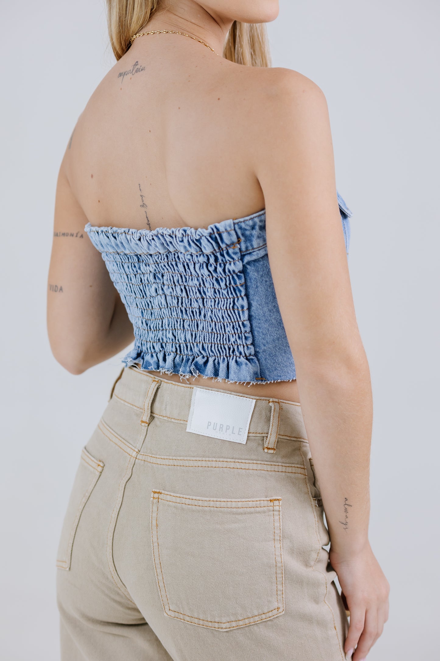 CROP TOP BOTONES FLECOS LIGHT BLUE