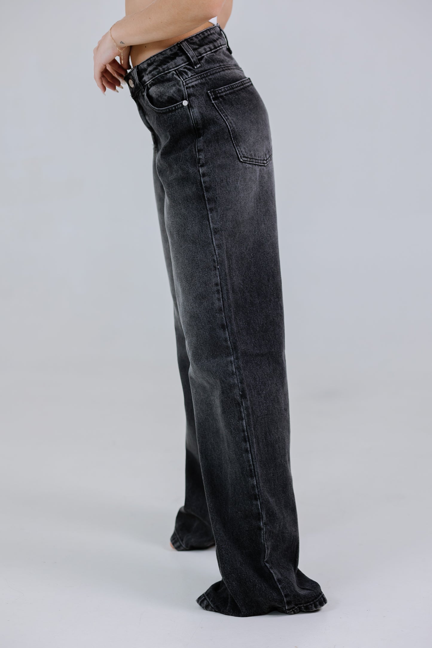 WIDE DARK GRAY
